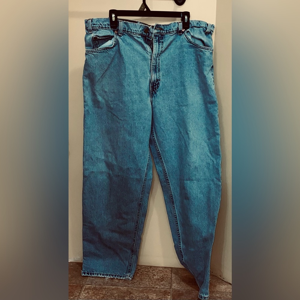 Levi's Blue Relaxed Fit 585 Jeans with Classic Stitching